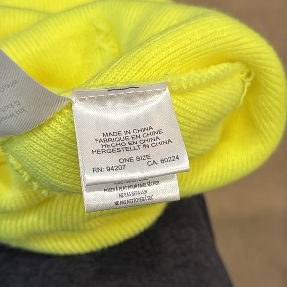 2 CAT beanies - unworn - still have the plastic tag fasteners attached… - Picture 4 of 9